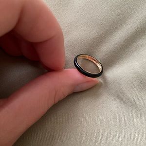 14k gold black enamel ring